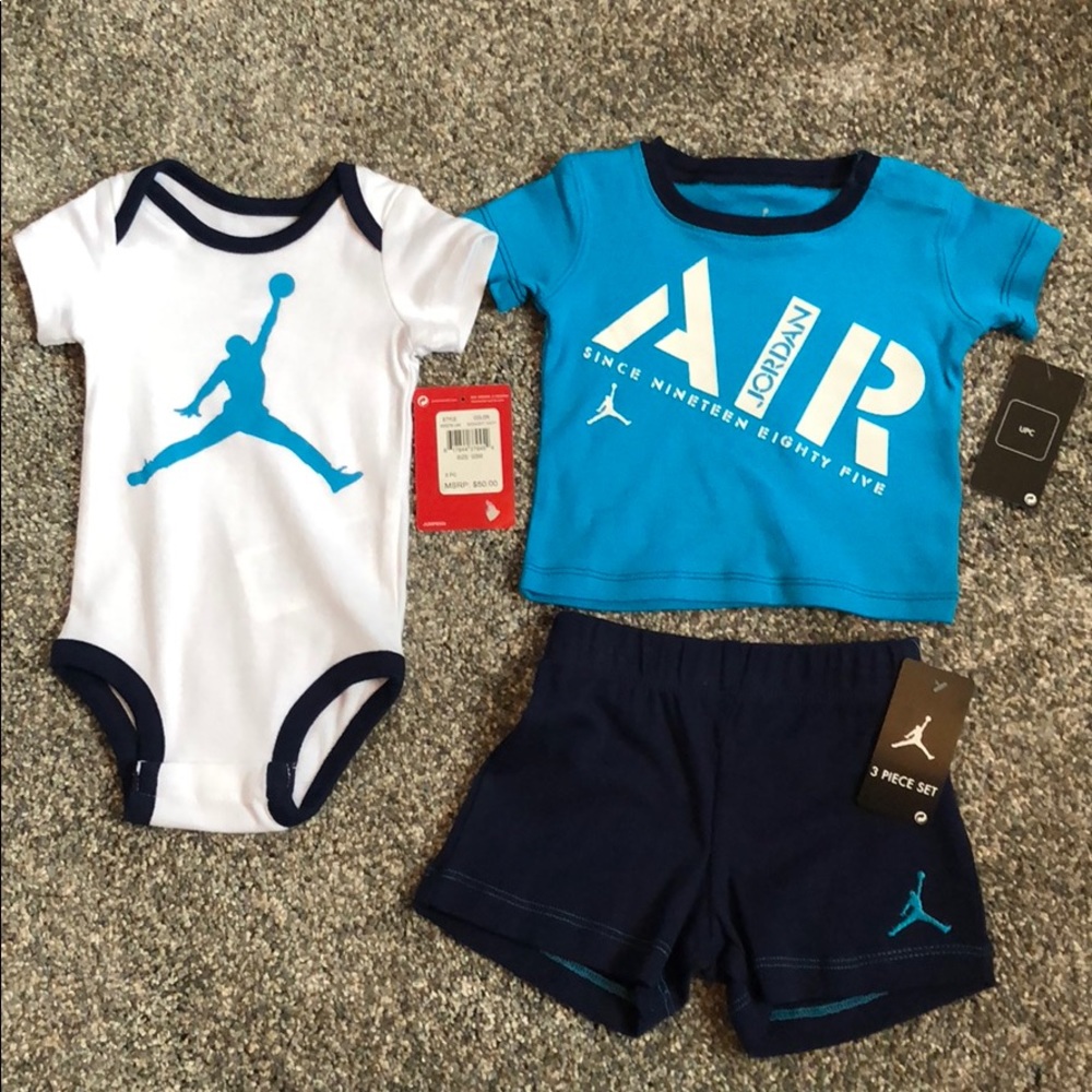 NWT Air Jordan 3 Piece Set 0/3 Months Boys